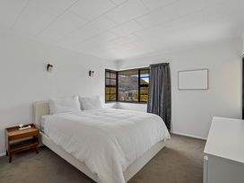 Alpine Escape - Wanaka Holiday Home -  - 1200423 - thumbnail photo 12