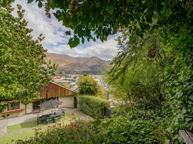 Alpine Escape - Wanaka Holiday Home -  - 1200423 - thumbnail photo 2