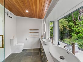 Camelot - Lake Taupo Holiday Home -  - 1200666 - thumbnail photo 20