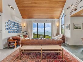 Camelot - Lake Taupo Holiday Home -  - 1200666 - thumbnail photo 8