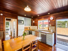 Pacific Vista - Hawkes Bay Holiday Home -  - 1200668 - thumbnail photo 8