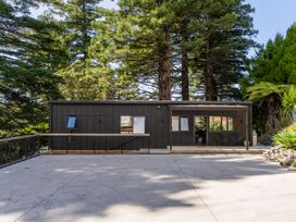 Modern Coastal Tree House - Whangamata Retreat -  - 1200800 - thumbnail photo 26
