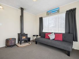 Bach to the Beach - Foxton Beach Holiday Home -  - 1201099 - thumbnail photo 4