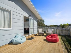 Bach to the Beach - Foxton Beach Holiday Home -  - 1201099 - thumbnail photo 2