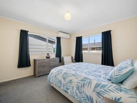 Bach to the Beach - Foxton Beach Holiday Home -  - 1201099 - thumbnail photo 18