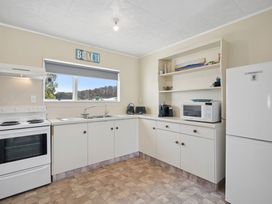 Bach to the Beach - Foxton Beach Holiday Home -  - 1201099 - thumbnail photo 10