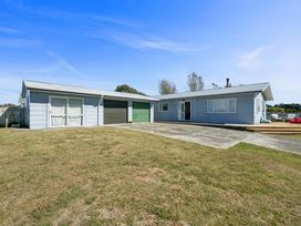 Bach to the Beach - Foxton Beach Holiday Home -  - 1201099 - thumbnail photo 24