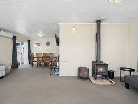 Bach to the Beach - Foxton Beach Holiday Home -  - 1201099 - thumbnail photo 5