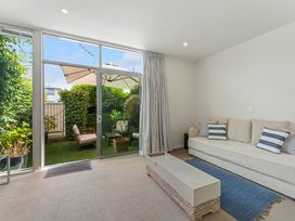 Riverlight Nook - Lake Taupo Holiday Home -  - 1202349 - thumbnail photo 3