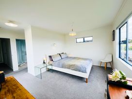 La Maison Bleu - Mangawhai Heads Holiday Home -  - 1204295 - thumbnail photo 10
