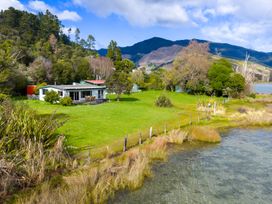 Sounds Serenity - Marlborough Sounds Holiday Home -  - 1204371 - thumbnail photo 1