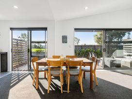 Sun & Surf Stay - Papamoa Holiday Home -  - 1204758 - thumbnail photo 9