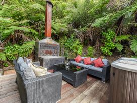 Champagne Tui - Moetapu Bay Holiday Home -  - 1204820 - thumbnail photo 17