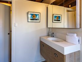 Scottbase - Waimarino Holiday Home -  - 1204822 - thumbnail photo 22