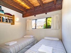Scottbase - Waimarino Holiday Home -  - 1204822 - thumbnail photo 16