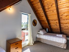 Scottbase - Waimarino Holiday Home -  - 1204822 - thumbnail photo 17