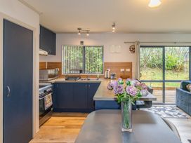 Snow Retreat - Waimarino Holiday Home -  - 1205404 - thumbnail photo 4