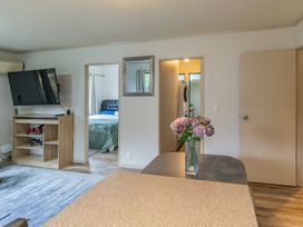 Snow Retreat - Waimarino Holiday Home -  - 1205404 - thumbnail photo 13