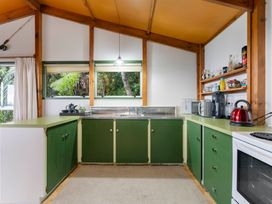 Hauraki Haven - Lake Taupo Holiday Home -  - 1205509 - thumbnail photo 8