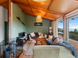 Hauraki Haven - Lake Taupo Holiday Home -  - 1205509 - thumbnail photo 3