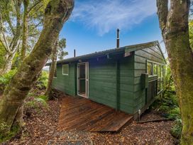 Hauraki Haven - Lake Taupo Holiday Home -  - 1205509 - thumbnail photo 16