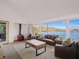 Alpine Horizon - Queenstown Holiday Home -  - 1205770 - thumbnail photo 2