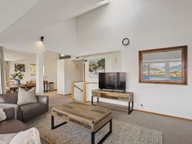 Alpine Horizon - Queenstown Holiday Home -  - 1205770 - thumbnail photo 5