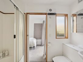 Alpine Horizon - Queenstown Holiday Home -  - 1205770 - thumbnail photo 19
