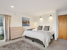 Alpine Horizon - Queenstown Holiday Home -  - 1205770 - thumbnail photo 12