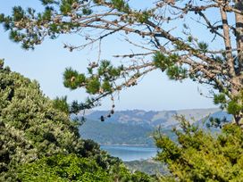 Roberts Retreat - Auckland Holiday Home -  - 1206055 - thumbnail photo 2