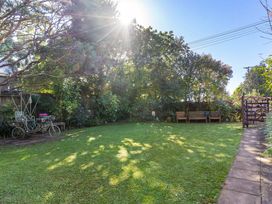 Roberts Retreat - Auckland Holiday Home -  - 1206055 - thumbnail photo 22
