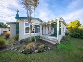 The Green House - Te Anau Holiday Home -  - 1206056 - thumbnail photo 2