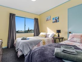 Little Kowhai - Te Kaha Holiday Home -  - 1206918 - thumbnail photo 12