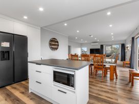 Seaside Getaway - Ruakaka Holiday Home -  - 1206975 - thumbnail photo 6