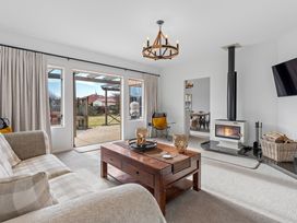 Meadowstone Vista - Wanaka Holiday Home -  - 1208204 - thumbnail photo 3