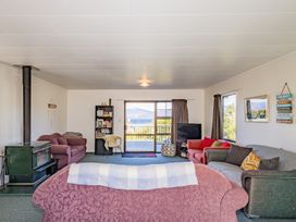 The Cozy Outlook - Kuratau Holiday Home -  - 1210383 - thumbnail photo 4