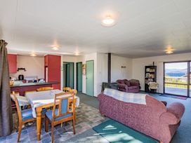 The Cozy Outlook - Kuratau Holiday Home -  - 1210383 - thumbnail photo 8