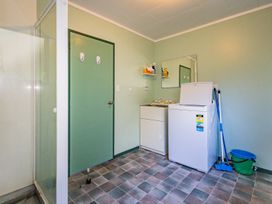 The Cozy Outlook - Kuratau Holiday Home -  - 1210383 - thumbnail photo 19
