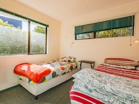 The Cozy Outlook - Kuratau Holiday Home -  - 1210383 - thumbnail photo 13
