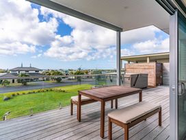 Starling - Mangawhai Heads Holiday Home -  - 1210706 - thumbnail photo 3