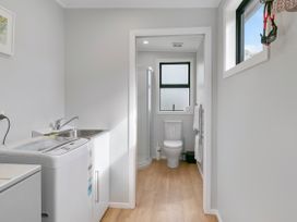 Tui Hollow - Kapiti Coast Holiday Home -  - 1211462 - thumbnail photo 15