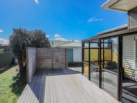 Home Away From Home - Levin Holiday Home -  - 1211812 - thumbnail photo 21