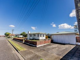 Home Away From Home - Levin Holiday Home -  - 1211812 - thumbnail photo 26
