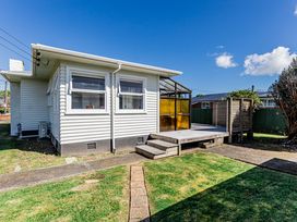 Home Away From Home - Levin Holiday Home -  - 1211812 - thumbnail photo 24