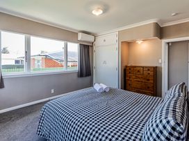 Home Away From Home - Levin Holiday Home -  - 1211812 - thumbnail photo 15