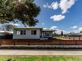 Home Away From Home - Levin Holiday Home -  - 1211812 - thumbnail photo 25