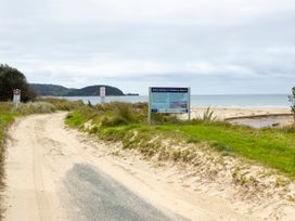 A sandy road leading to Tokearau Beach at Natives Nest - Karikari Peninsula