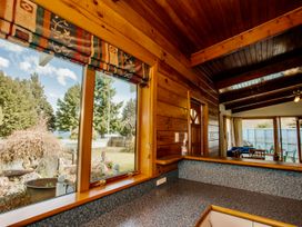 Little Blue House - Te Anau Holiday Home -  - 1212223 - thumbnail photo 8
