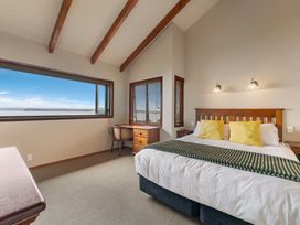 Fern View - Pukawa Bay Holiday Home -  - 1212637 - thumbnail photo 11