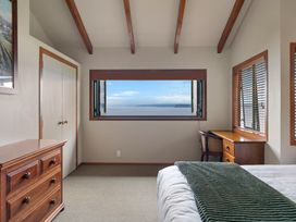 Fern View - Pukawa Bay Holiday Home -  - 1212637 - thumbnail photo 12